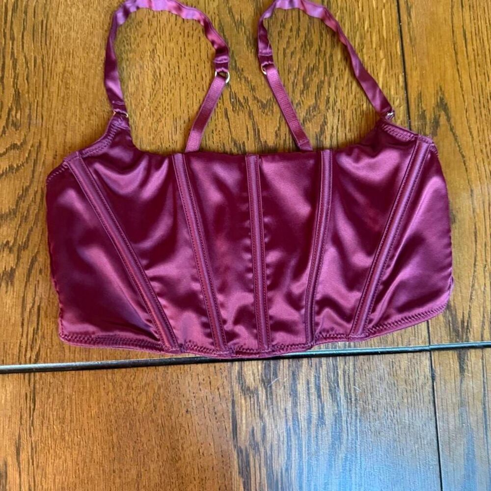 Auden burgundy satin corset top with vertical seams Size small